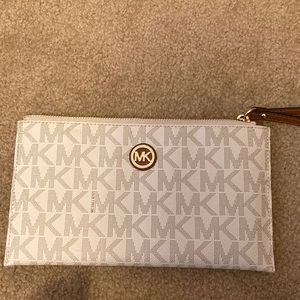Michael Kors wristlet